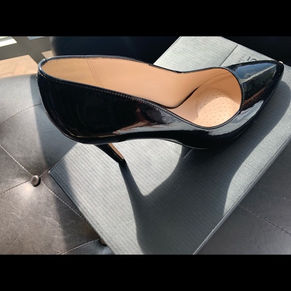 Black pate women’s heels - Picture 3 of 5